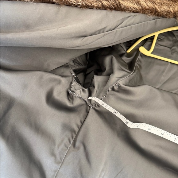 Luxurious Brown Fur Coat - 100% Raccoon Fur - Picture 13 of 15